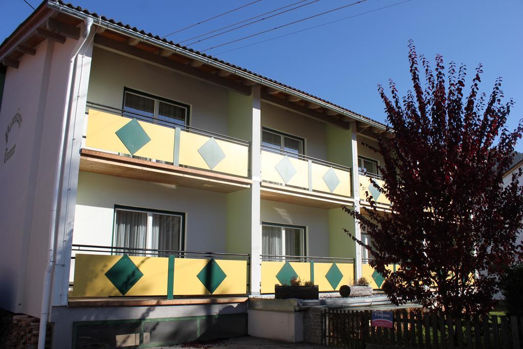 Oberwoelz Stadt Gasthof Zum Mohrn מראה חיצוני תמונה