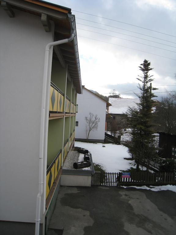 Oberwoelz Stadt Gasthof Zum Mohrn מראה חיצוני תמונה