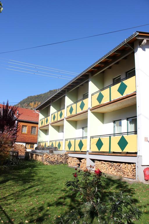 Oberwoelz Stadt Gasthof Zum Mohrn מראה חיצוני תמונה